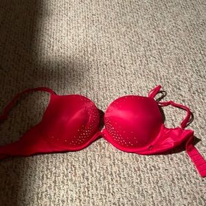 Red push-up bra
